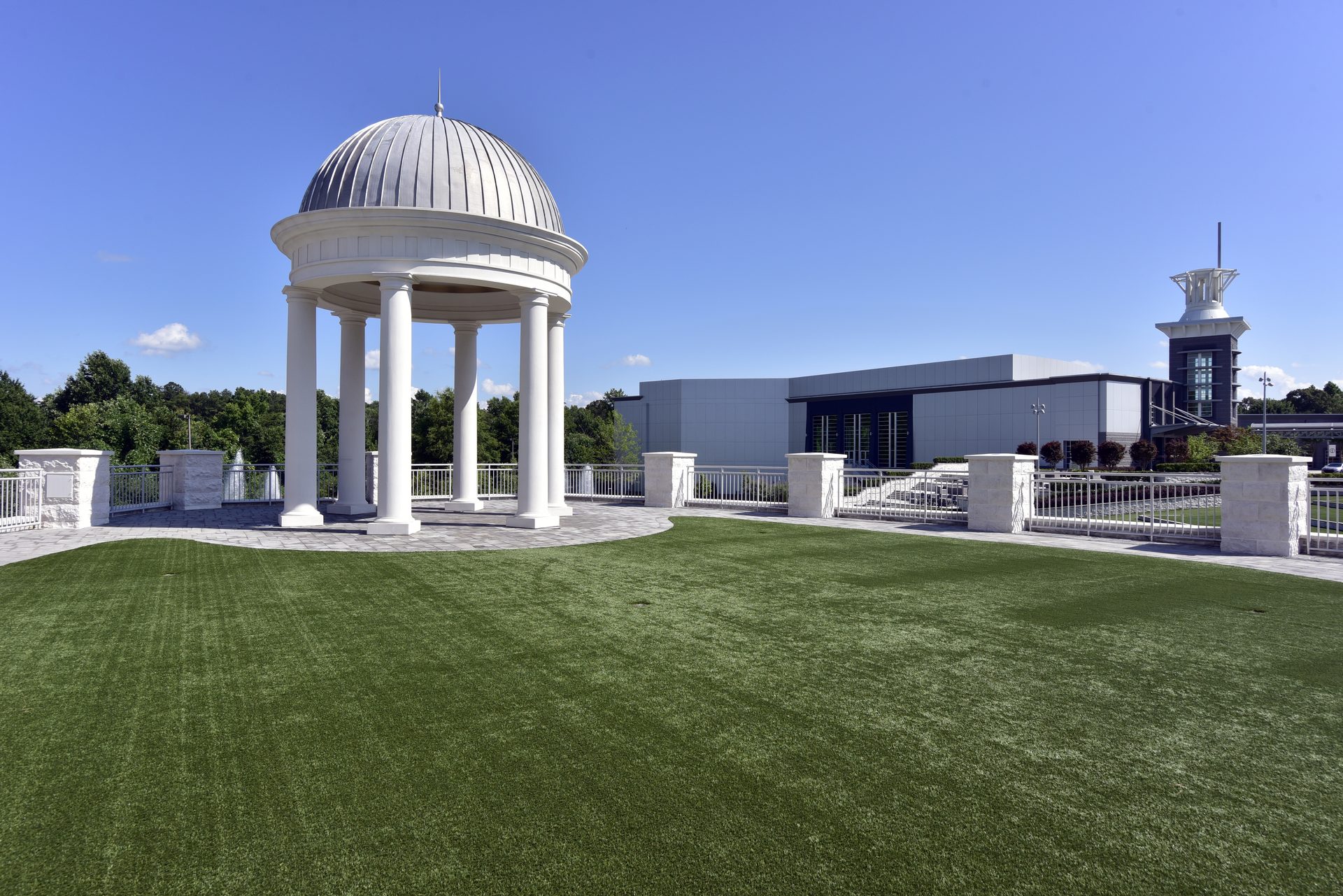Free Chapel image 3